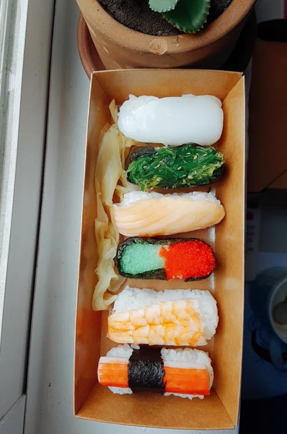 Khay giấy kraft đựng sushi